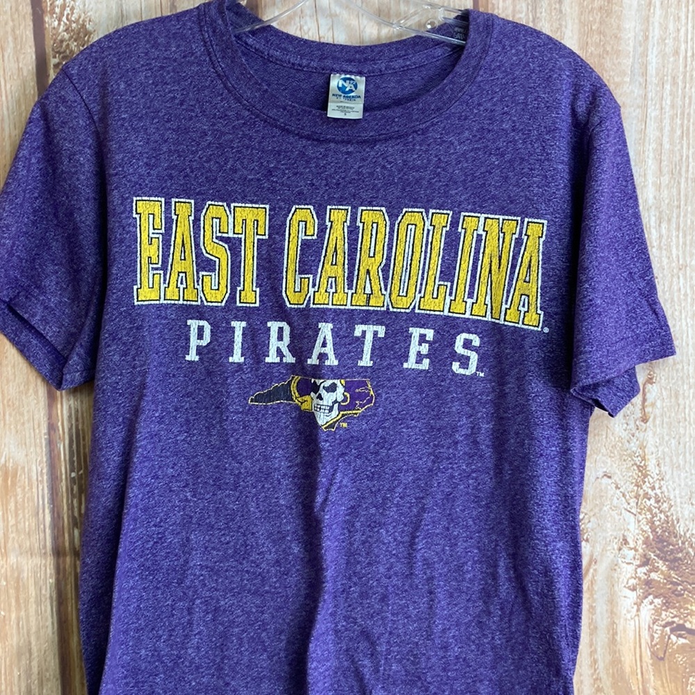 ➡️East Carolina Pirates Purple Tee Size Small